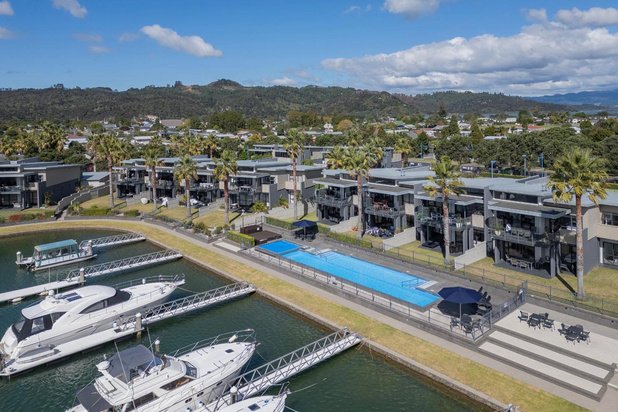 Sovereign Pier On The Waterways Whitianga Exterior foto