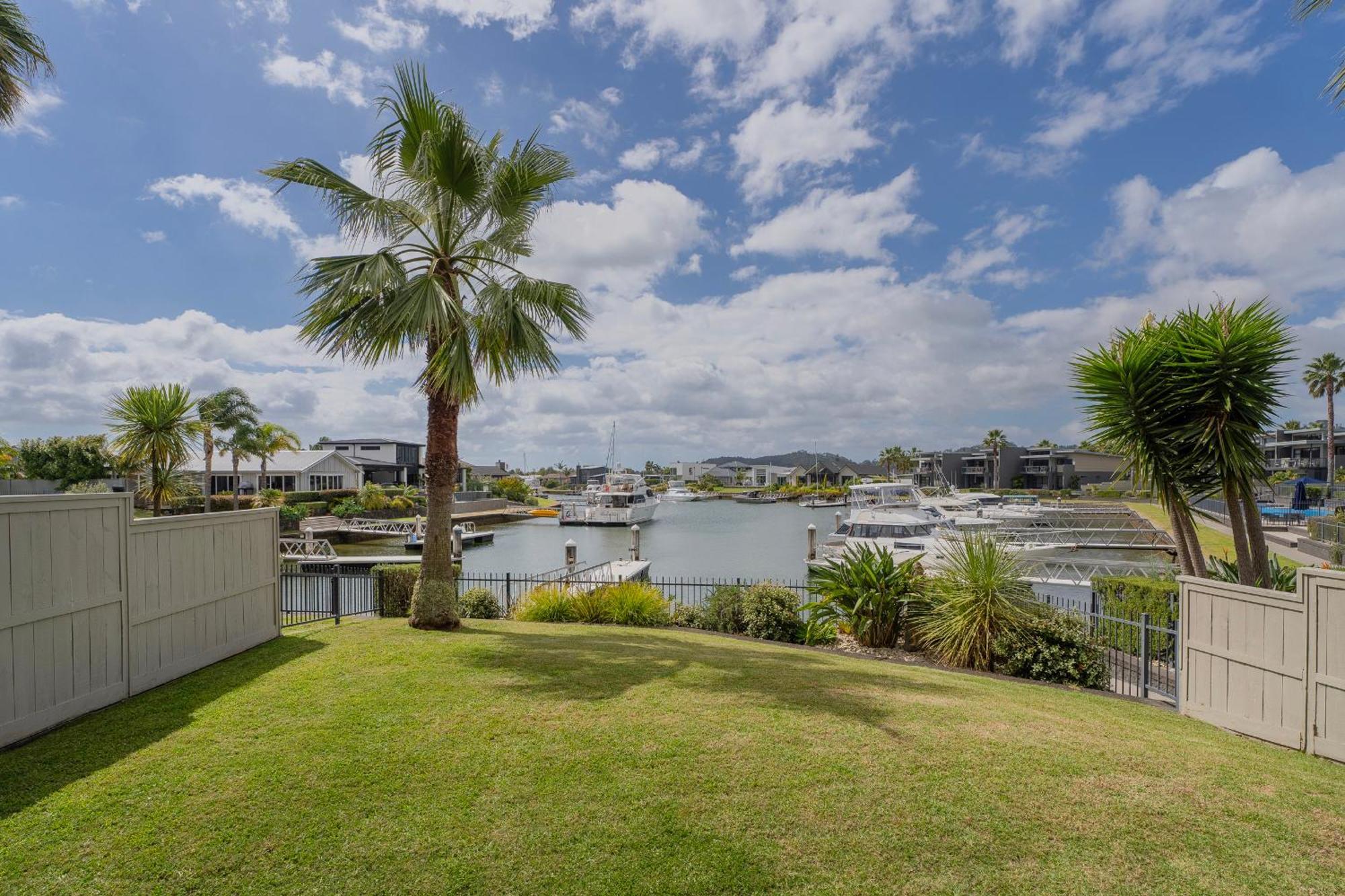 Sovereign Pier On The Waterways Whitianga Exterior foto