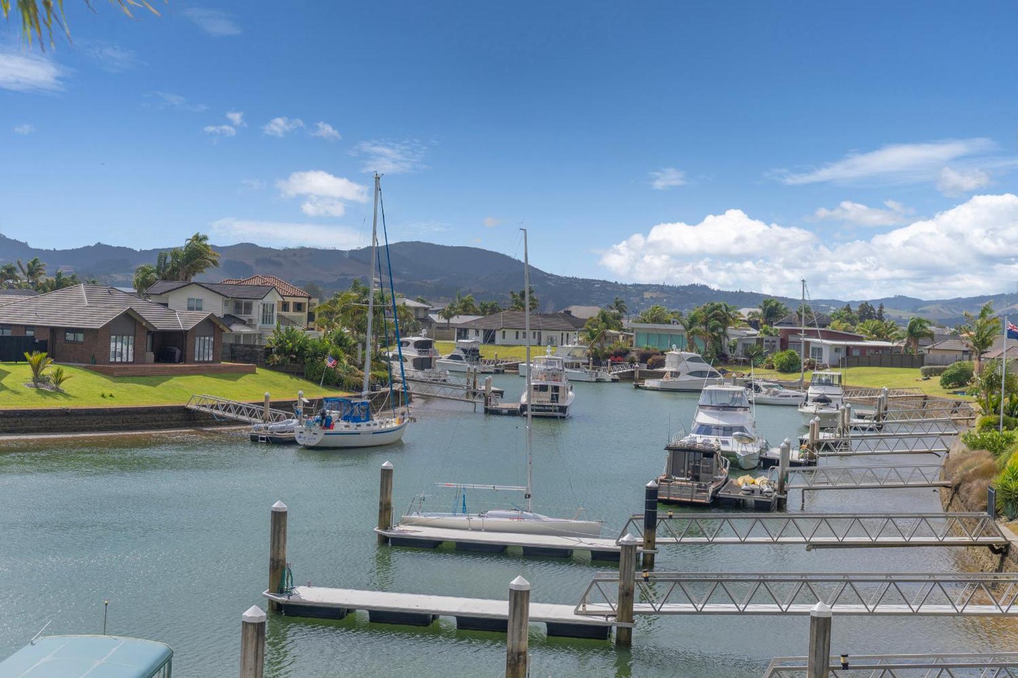 Sovereign Pier On The Waterways Whitianga Exterior foto